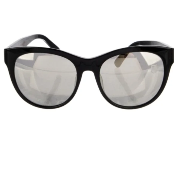 Chic NWOT MCM Black Sunglasses & Box display picture 3
